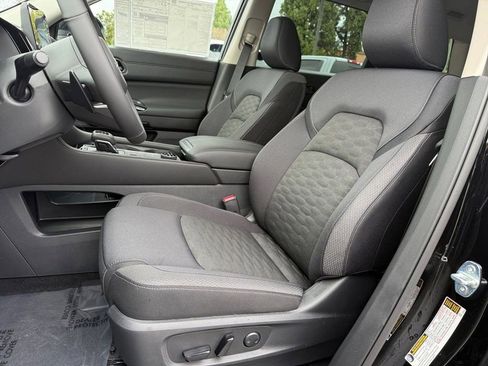 New 2025 Nissan Pathfinder SV w/ SV Premium Package image 12
