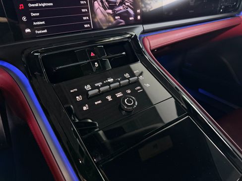 Used 2024 Porsche Panamera image 44