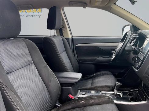 Used 2018 Mitsubishi Outlander SE AWD/4WD image 30