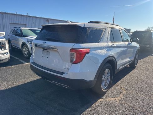 Used 2020 Ford Explorer XLT w/ Equipment Group 202A image 7