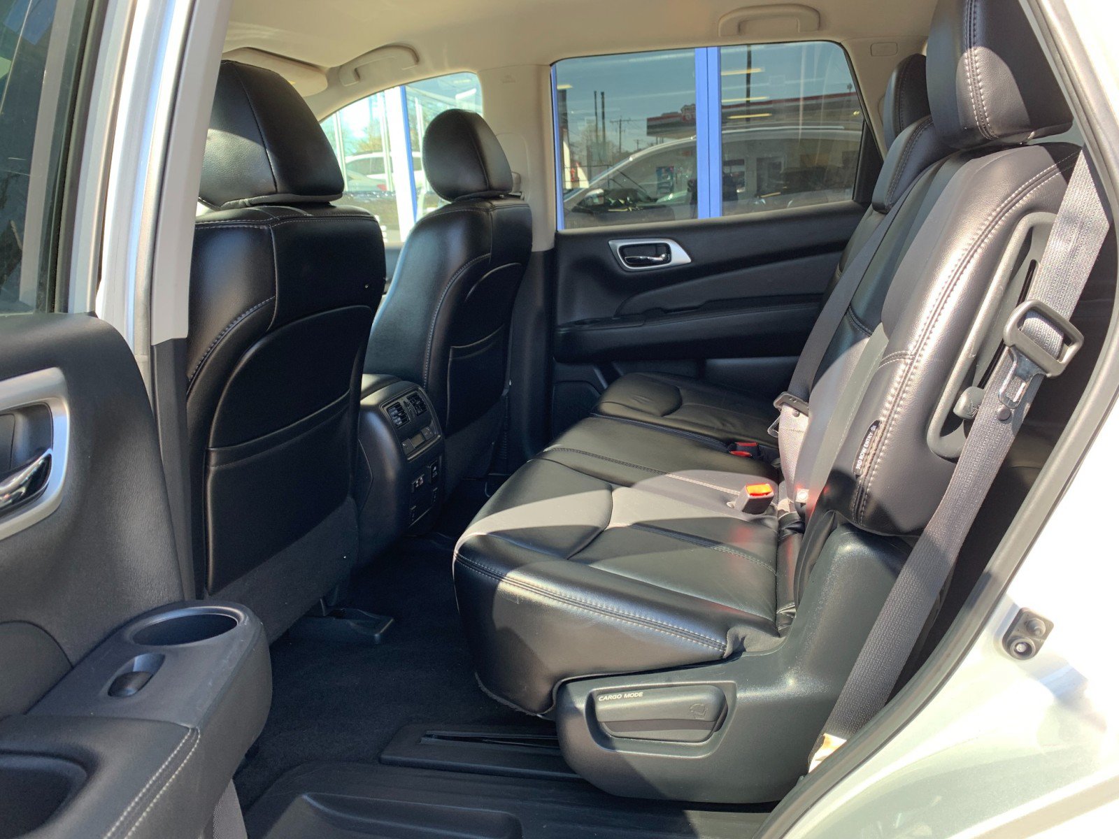 Used 2020 Nissan Pathfinder SL AWD/4WD image 30