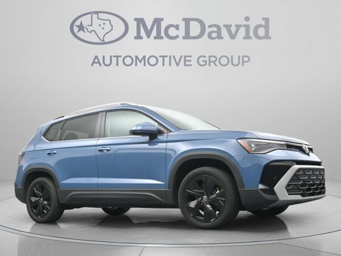 Used 2025 Volkswagen Taos SE w/ Black Wheel Package FWD image 24