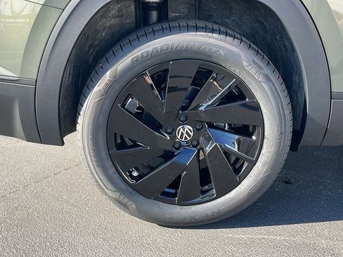 New 2026 Volkswagen Atlas SE image 32