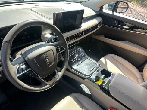 Used 2022 Lincoln Nautilus AWD w/ Premium Package image 38