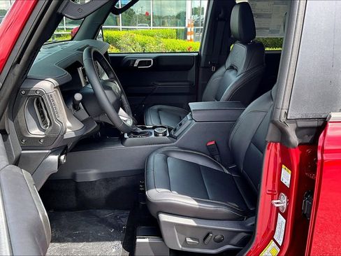 New 2026 Ford Bronco Outer Banks w/ Sasquatch Package AWD/4WD image 9