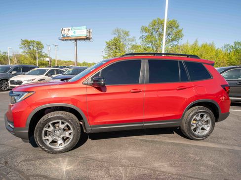 Certified 2023 Honda Passport TrailSport image 3