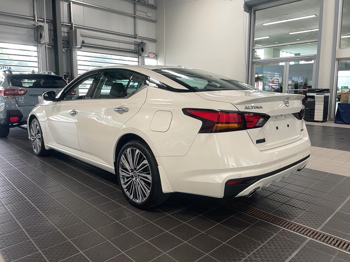 Used 2024 Nissan Altima 2.5 SL AWD/4WD image 17