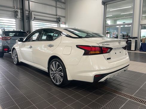 Used 2024 Nissan Altima 2.5 SL AWD/4WD image 17