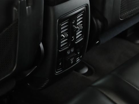Used 2018 Jeep Grand Cherokee Limited AWD/4WD image 7