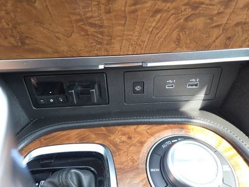 Used 2023 Nissan Armada SL w/ Captain's Chairs Package AWD/4WD image 25