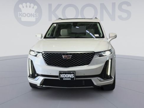 Used 2023 Cadillac XT6 Premium Luxury image 4