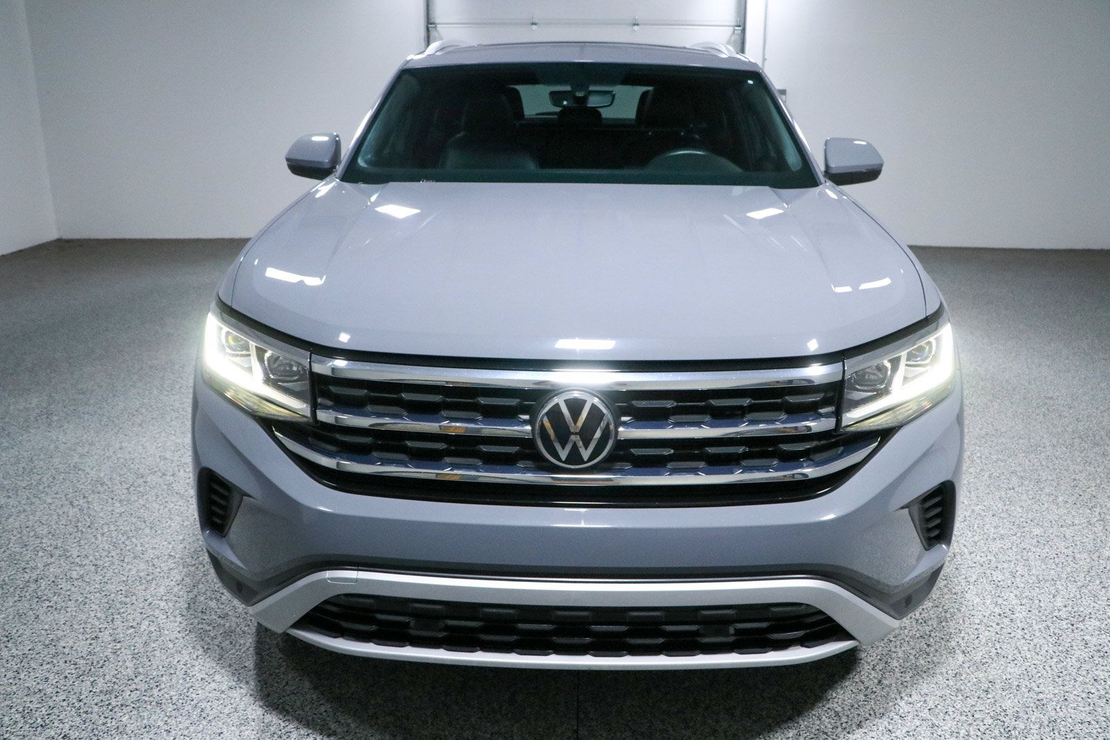 Used 2021 Volkswagen Atlas Cross Sport SE w/ Panoramic Sunroof Package FWD image 4