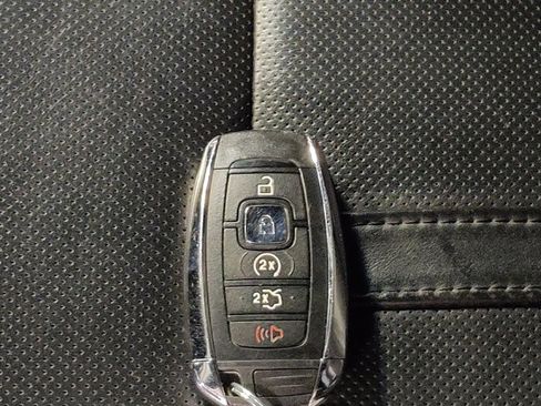 Used 2018 Lincoln MKX Reserve w/ Driver Assistance Package image 32