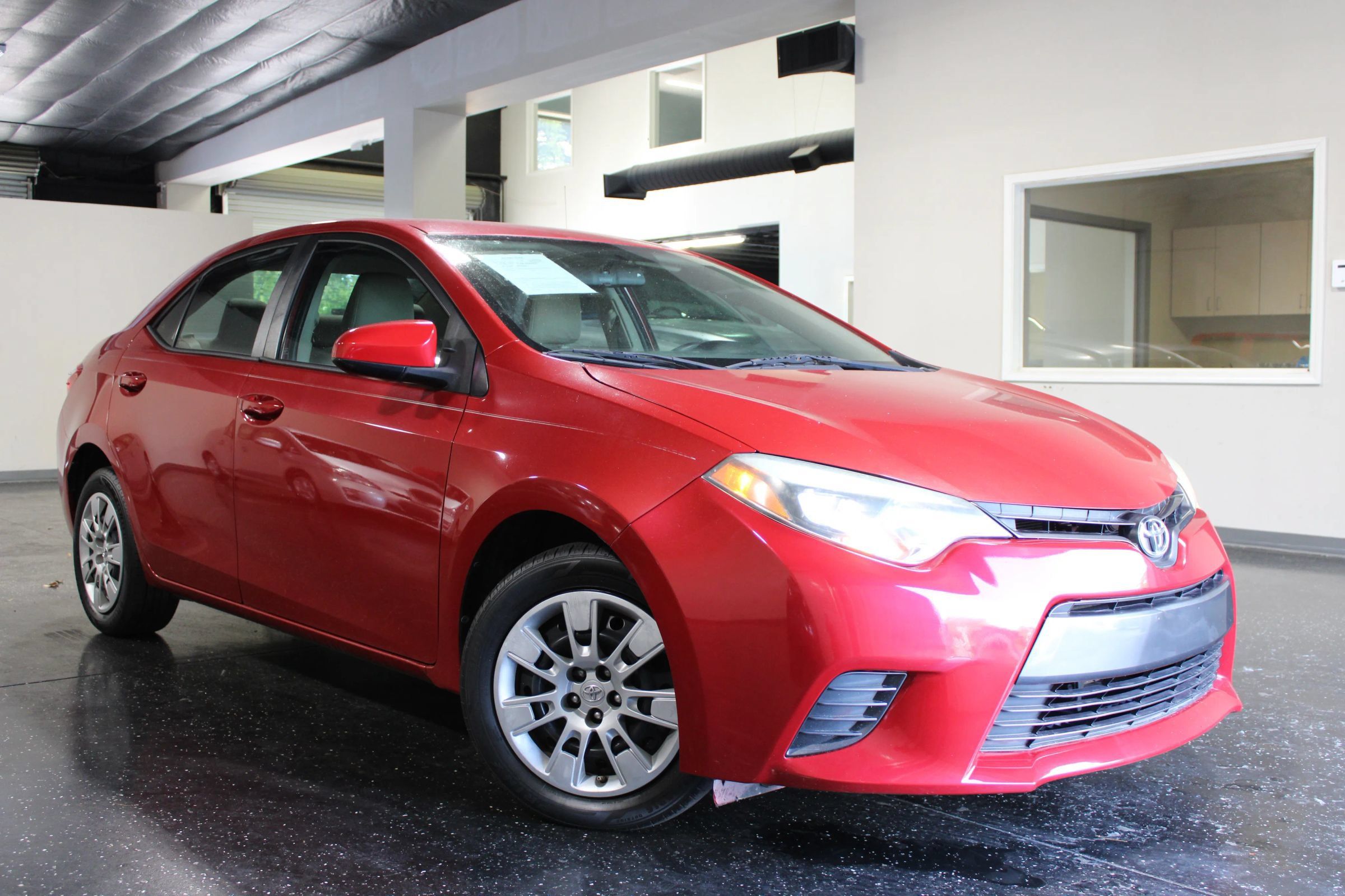 Used 2016 Toyota Corolla LE FWD image 31