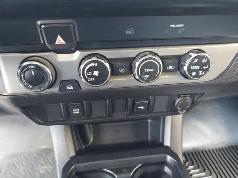 Used 2020 Toyota Tacoma SR image 16