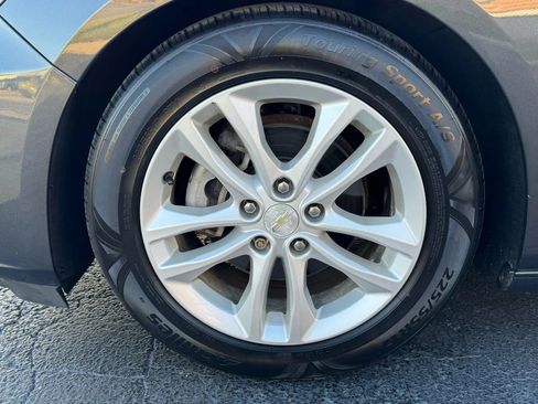 Used 2017 Chevrolet Malibu Hybrid image 18