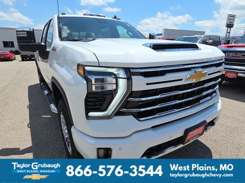 New 2026 Chevrolet Silverado 2500 LT w/ Z71 Chrome Sport Edition AWD/4WD image 12