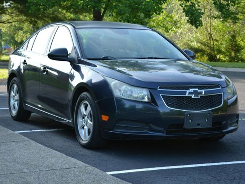 Used 2014 Chevrolet Cruze LT FWD image 3