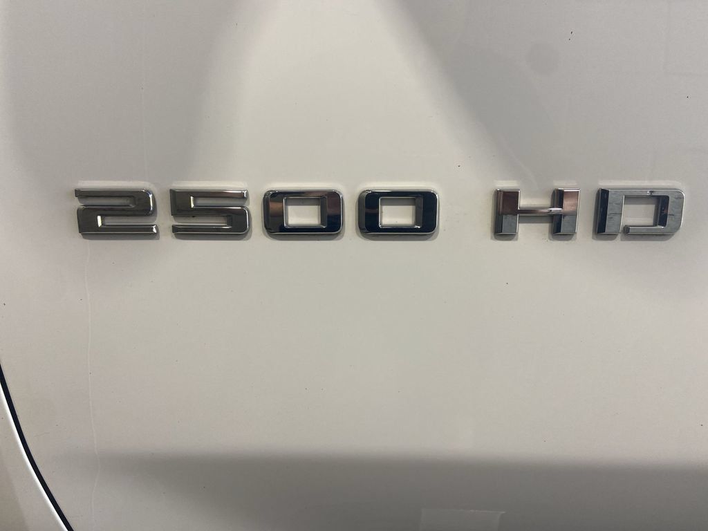 Used 2022 Chevrolet Silverado 2500 LTZ AWD/4WD image 32