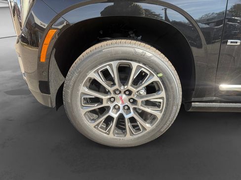 New 2026 GMC Yukon XL Denali w/ Sun & Power Step Package image 9