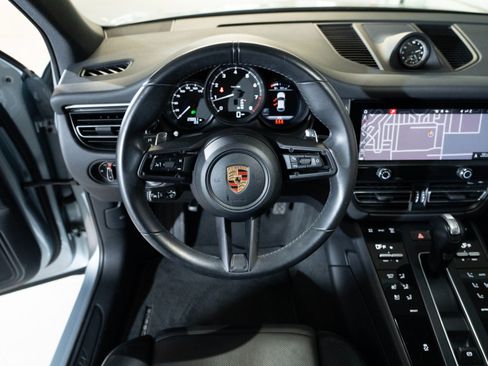 Certified 2023 Porsche Macan AWD/4WD image 26