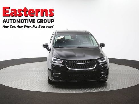 Used 2023 Chrysler Pacifica Touring-L FWD image 54