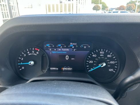 Used 2022 Ford E-350 and Econoline 350 Super Duty image 12