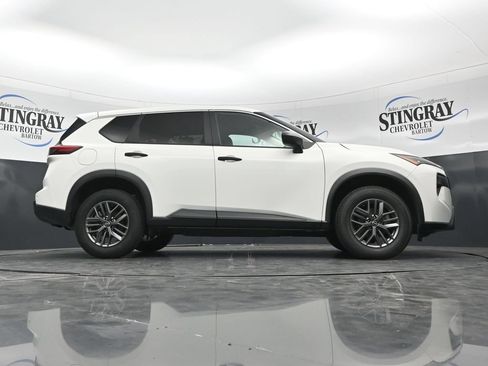 Used 2024 Nissan Rogue S FWD image 36