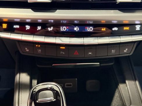 Certified 2025 Cadillac XT4 Sport FWD image 15