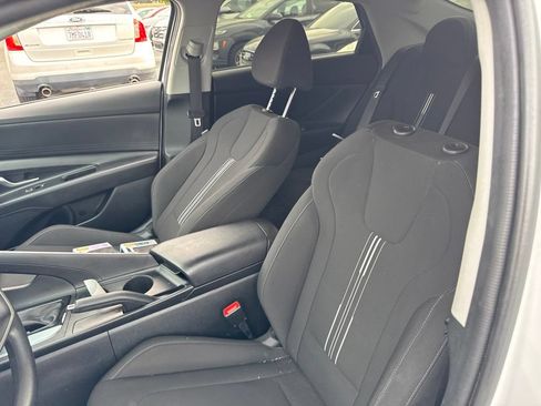 Certified 2024 Hyundai Elantra SEL FWD image 6