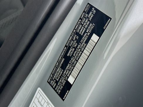 Used 2025 Volvo XC90 B6 Plus image 12