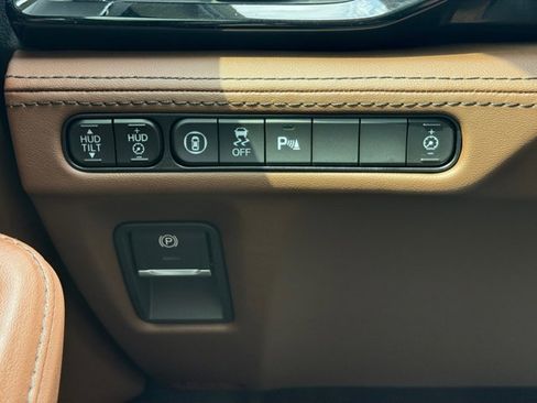 Used 2023 Acura MDX SH-AWD w/ Advance Package image 12