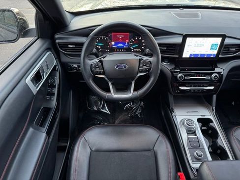 Certified 2022 Ford Explorer ST-Line w/ Class IV Trailer Tow Package image 5