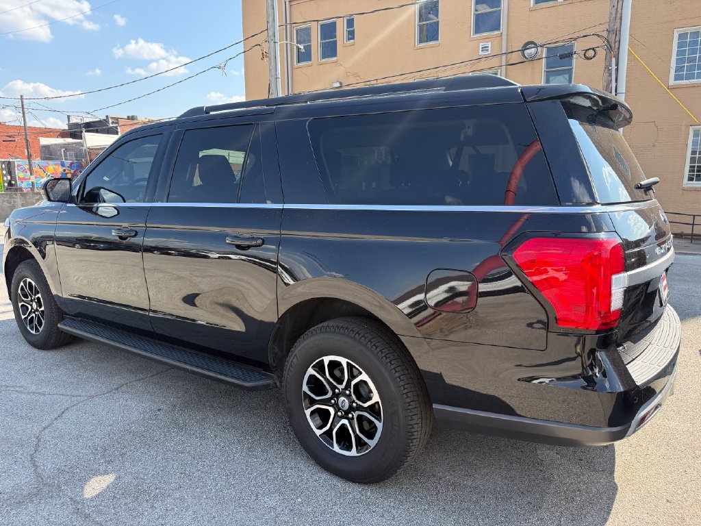 Used 2024 Ford Expedition Max XLT AWD/4WD image 6