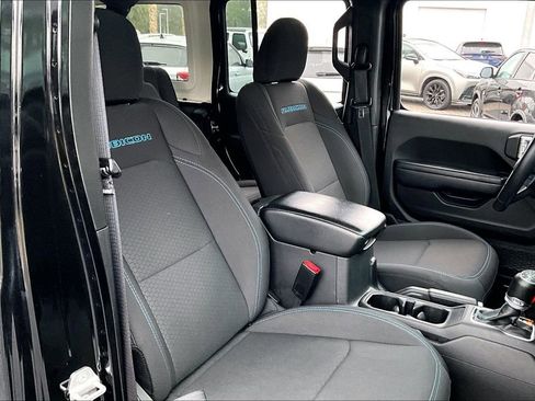 Used 2022 Jeep Wrangler Unlimited Rubicon 4xe image 27