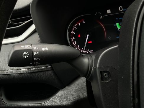 Used 2025 Toyota RAV4 XLE image 35