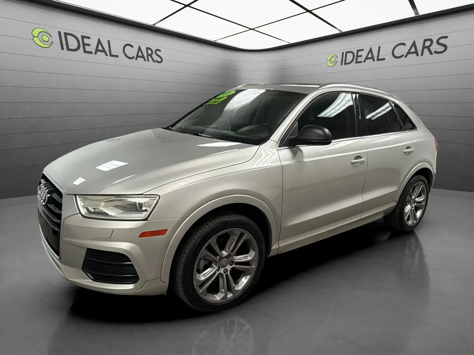 Used 2016 Audi Q3 2.0T Premium Plus w/ Technology Package FWD image 1