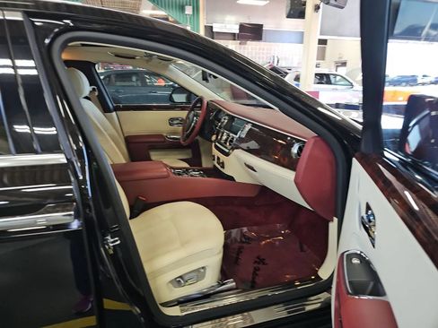 Used 2013 Rolls-Royce Ghost RWD image 10