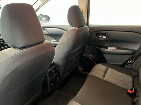 Used 2025 Nissan Rogue SV AWD/4WD image 19