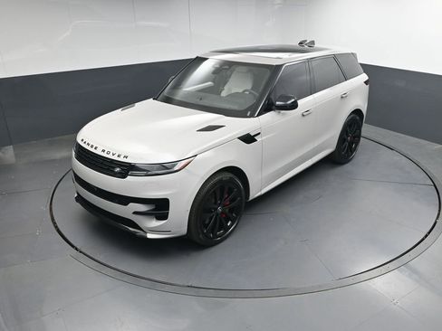 Used 2025 Land Rover Range Rover Sport Dynamic SE image 31