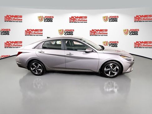 Certified 2023 Hyundai Elantra SEL w/ Convenience Package image 18