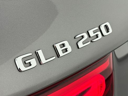 Certified 2023 Mercedes-Benz GLB 250 4MATIC image 11