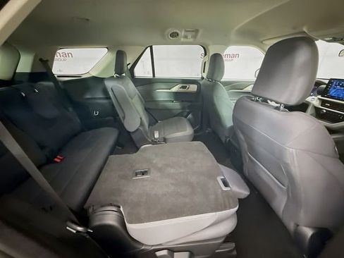 Used 2025 Ford Explorer Active AWD/4WD image 27