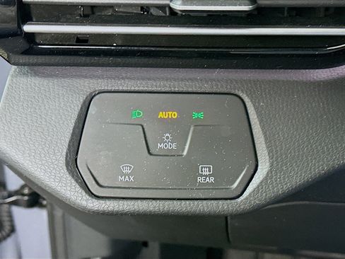 Used 2023 Volkswagen ID.4 Pro image 16