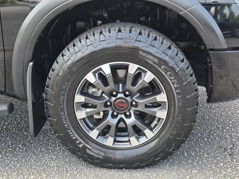 Used 2023 Nissan Titan PRO-4X w/ Pro-4x Convenience Package AWD/4WD image 5