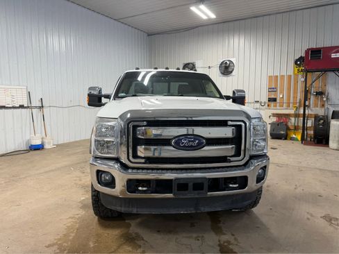 Used 2015 Ford F250 Lariat w/ Chrome Package image 3