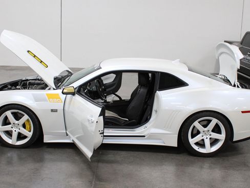 Used 2014 Chevrolet Camaro SS w/ RS Package RWD image 27