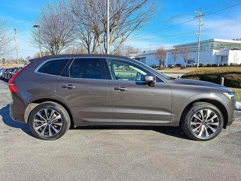 Certified 2023 Volvo XC60 B5 Core w/ Climate Package image 7