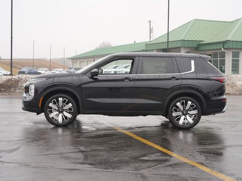 New 2026 Mitsubishi Outlander SE image 6