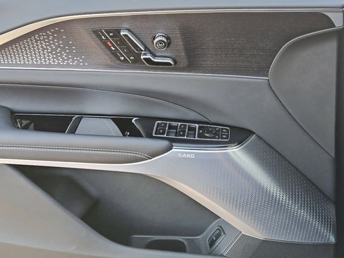 New 2026 Cadillac Lyriq V image 16